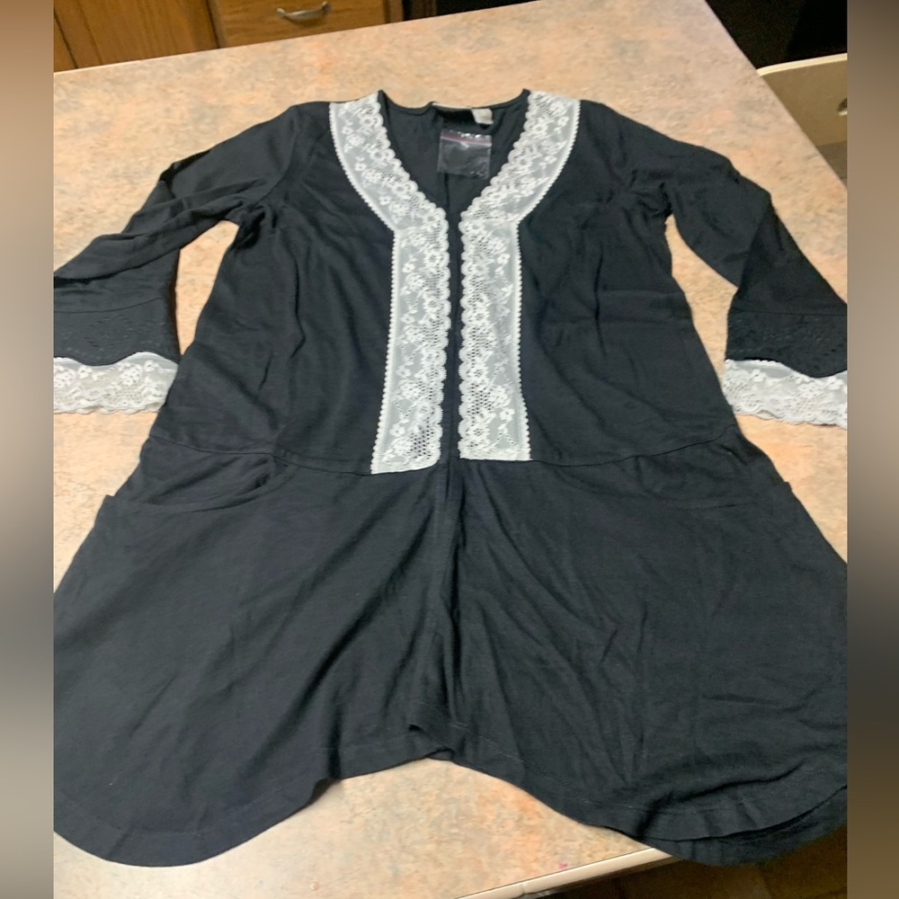 New LOGO by Lori Goldstein top